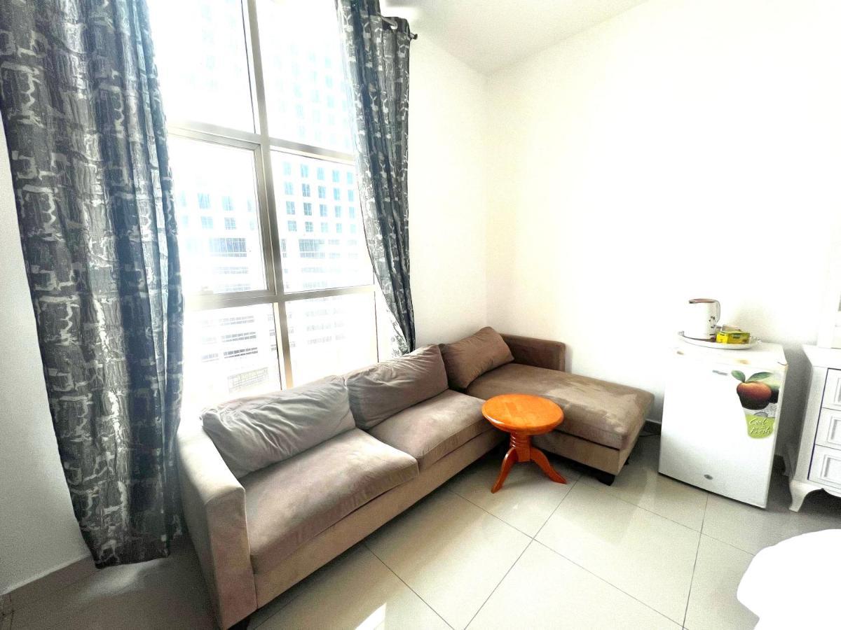 Private Room In 2Br Apartment ดูไบ ภายนอก รูปภาพ
