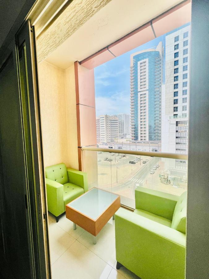 Private Room In 2Br Apartment ดูไบ ภายนอก รูปภาพ