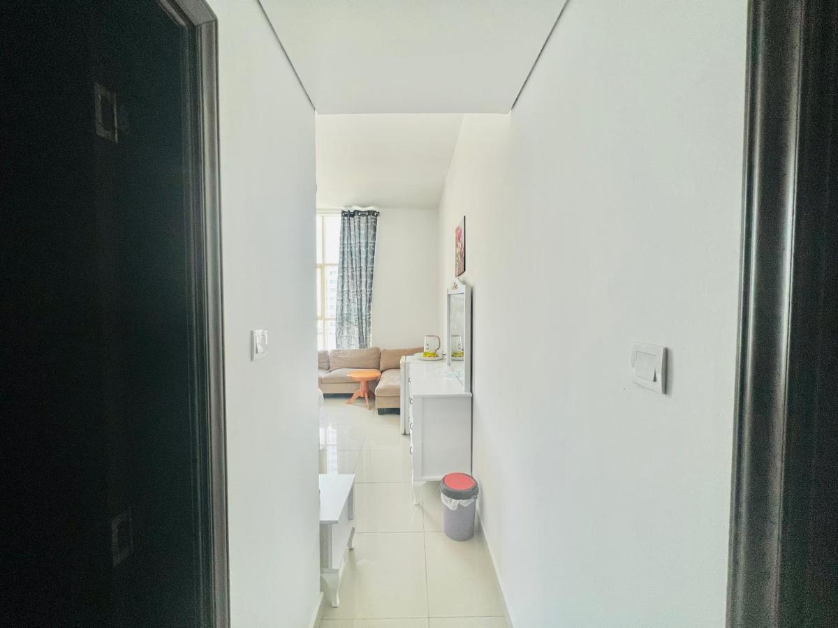 Private Room In 2Br Apartment ดูไบ ภายนอก รูปภาพ